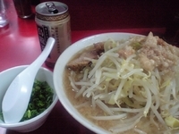 「小ニンニクアブラ+ネギ（650円+100円）」@ラーメン二郎 西台駅前店の写真