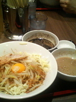 「まぜつけ（ニンニク+チーズ）」@ジャンクガレッジ 東京ラーメンストリートの写真