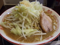「ラーメン（並）+野菜マシ」@クローバーの写真