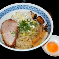 「油そば 醤油（大盛サービス 750円）」@七重の味の店 めじろ 代々木店の写真