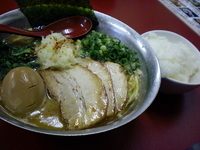 「チャーシュー増 地鶏白湯らーめん 880円 大盛 100円 味玉」@二代目ラーメン処「まるは」 旬の写真