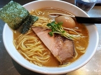 「玉やまらぁ 大盛り」@麺 やまらぁの写真