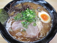「魚粉豚骨醤油ラーメン 750円」@豚骨ラーメン 新井商店の写真