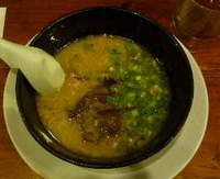 「半らーめん・とんこつ味（こってり）」@麦麦の写真