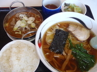 「もつ煮定食（820円）（醤油）」@手もみラーメン もりもり亭の写真
