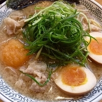 「ドッカンねぎ肉そば半熟煮玉子入り」@丸源ラーメン 南流山店の写真