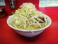 「小ラーメン ニンニク少しヤサイ」@ラーメン二郎 千住大橋駅前店の写真