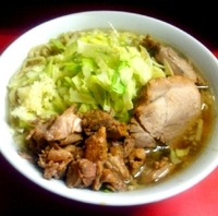 「小ラーメン（にんにく少し）700円」@ラーメン二郎 上野毛店の写真