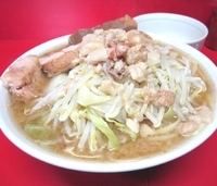 「ラーメン（麺硬め） （ヤサイニンニクアブラ）+生卵」@ラーメン二郎 西台駅前店の写真