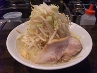 「やさい豚骨ラーメン 全マシ」@らーめんの円熟屋 大里店の写真