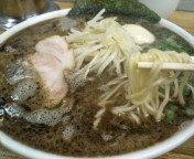 「ら〜めん700円+味玉（クーポン利用）」@なんつッ亭 弐 品川店の写真