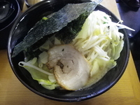 「醤油ラーメン+もやしキャベツ」@横浜家系ラーメン すずき家の写真