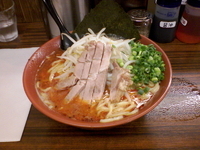 「赤辣麺、太麺、特盛り」@豚骨醤油らーめん 誠屋 池尻店の写真
