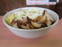 「大まぜそば+豚増し+チーズ（ニンニク、アブラ）」@魔人豚の写真