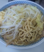 「ラーメン（にんにく増し）600円+大盛り100円+コマ切れ肉70」@ラーメン大 我孫子店の写真