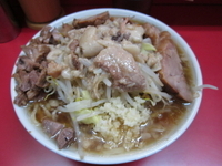 「小豚（ヤサイニンニクアブラ）」@ラーメン二郎 上野毛店の写真