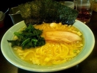 「ラーメン（麺カタ、脂おおめ）」@横浜家系ラーメン じゃん家の写真