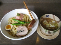 「梅おろしと鶏ちゃーしゅーの梅塩つけ麺 大盛」@らーめん楓の写真