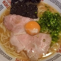 「味自慢ラーメン （生卵トッピング）」@佐賀ラーメン 美登里の写真