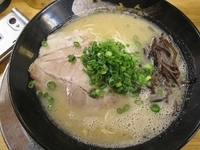「ラーメン650円（ウェルビーのチケットで500円相当）」@博多一幸舎 中洲店の写真