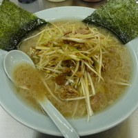 「ネギラーメン（650） 「麺硬め 脂多目」」@ラーメンショップ 野田店の写真