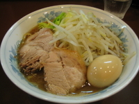 「らーめん（野菜増し）[650円]+味付玉子[100円]」@らーめん陸の写真