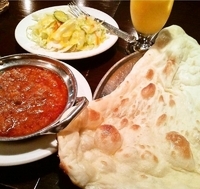 「マトンカレーセット（ナンまたはライス、サラダ、ドリンク）850円」@アジアンダイニング LUMBINI 柏3丁目店の写真