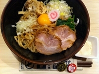 「汁なし油そば並盛+濃くチーズ」@麺場 風天の写真