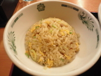 「から揚げとんこつラーメン+半チャーハン（730円→キャンペーン価」@日高屋 新八柱店の写真