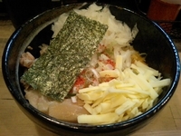 「まぜそば（少なめ）+チーズ+刻み玉ねぎ」@狼煙 〜NOROSHI〜の写真