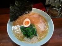 「醤油とんこつラーメン 中盛り ¥750」@きたくり家 港南台店の写真