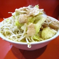 「小豚（ヤサイニンニクアブラ）」@ラーメン二郎 仙川店の写真