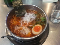 「紅らーめん（醤油、まろ味）」@ZUND-BARの写真