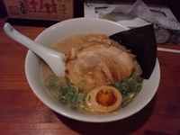「しんたけらーめん 600円 （豚骨醤油）」@ラーメン専門店 大和 しんたけ 2号店の写真