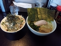 「BOMBAセット塩900円（豚骨塩ラーメン+塩ネギ丼）」@BOMBA家 湘南台本店の写真