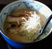 「濃厚鶏そば（700円）+替玉細（100円）」@ブラウンの写真