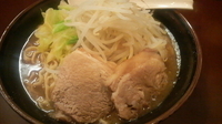 「らーめん大盛（ヤサイマシ カタメ アブラ少なめ）」@らーめん陸の写真