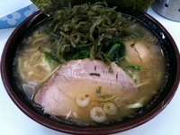 「ラーメン（並）+味玉+クキワカメ（￥650+￥100+￥100）」@甲子家の写真