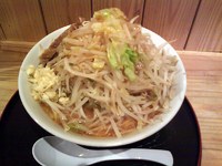 「とんこつ野菜ラーメン大盛（750円）+野菜増し（50円）」@JIRORAMOの写真