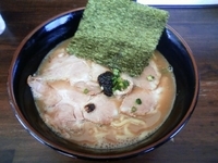 「囲ラーメン（黒）」@自家製麺 囲 -KAKOI-の写真