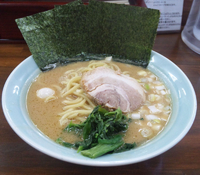 「豚骨醤油ラーメン￥680（油少なめ）」@横浜家系ラーメン 藤家の写真