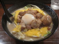 「チーズ豚めん+くん玉(800+100円)」@豚めんの写真