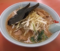 「味噌ネギラーメン690円+中盛100円+メンマ100円」@ラーメン山岡家 佐野店の写真