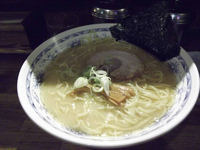 「龍龍ラーメン大盛（700円）」@とんこつラーメン 龍龍の写真