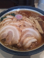 「煮干醤油そば大盛り+チャーシュー」@麺場 風天の写真