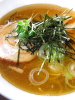 「≪気まぐれMenu≫ 海老塩ラーメン￥700」@つけ麺 弥七の写真