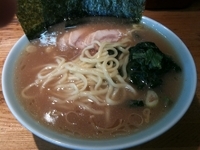 「ラーメン並み（油少なめ）+チャーシュー（￥650+￥100）」@菊地家の写真