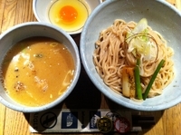 「もつつけめん（1.5玉）+生卵」@和醸良麺 すがりの写真