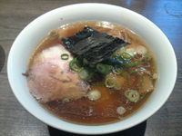 「醤油らーめん」@支那そばや 本店の写真