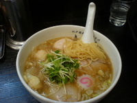 「特製中華そば醤油（900円）」@江戸前煮干中華そば きみはん 五反田店の写真